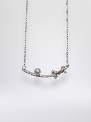 30A258E4-2D2C-4A41-AB1C-9A8E78F00186 Collar "Pearl & Bow Serenade"