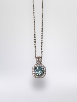 d529dff6-5a77-439a-b3c5-97341ccc769c Collar Halo Cuadrado