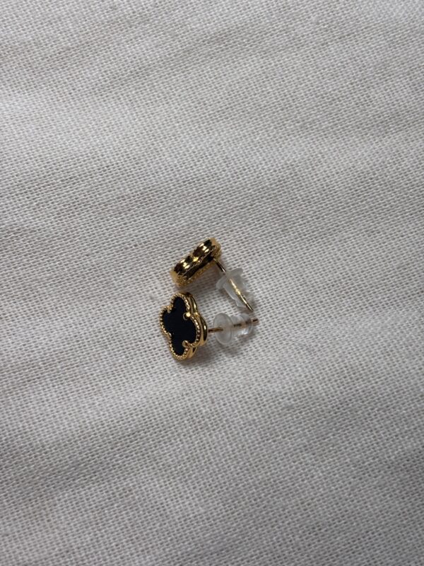 Topos trebol negro electrochapado en oro 18k